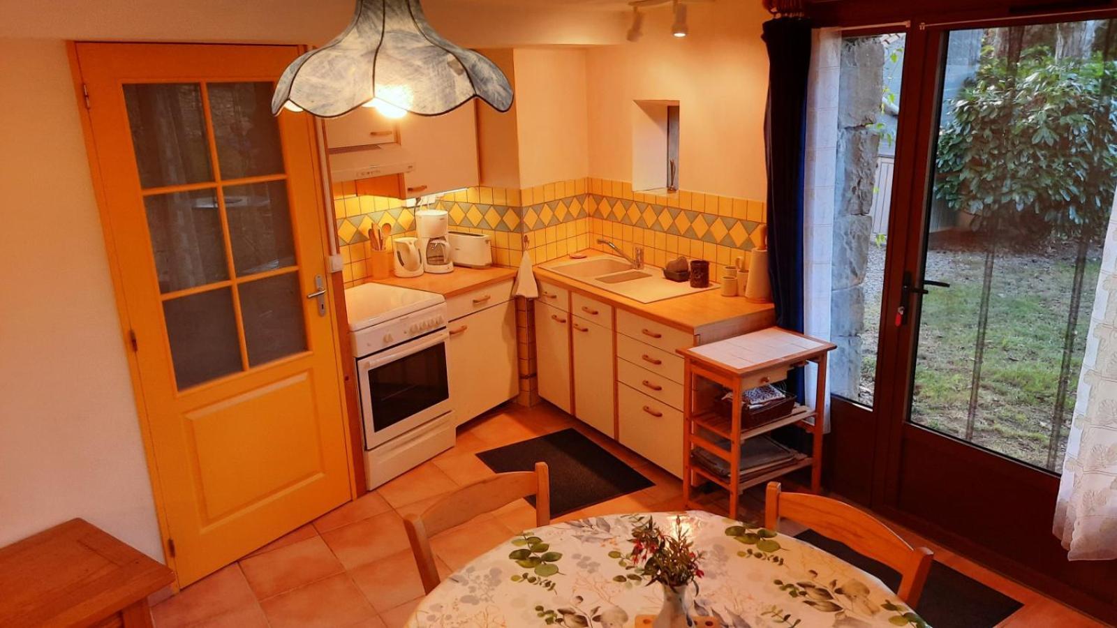 La Petite Maison Dans La Prairie Cassaignes ภายนอก รูปภาพ