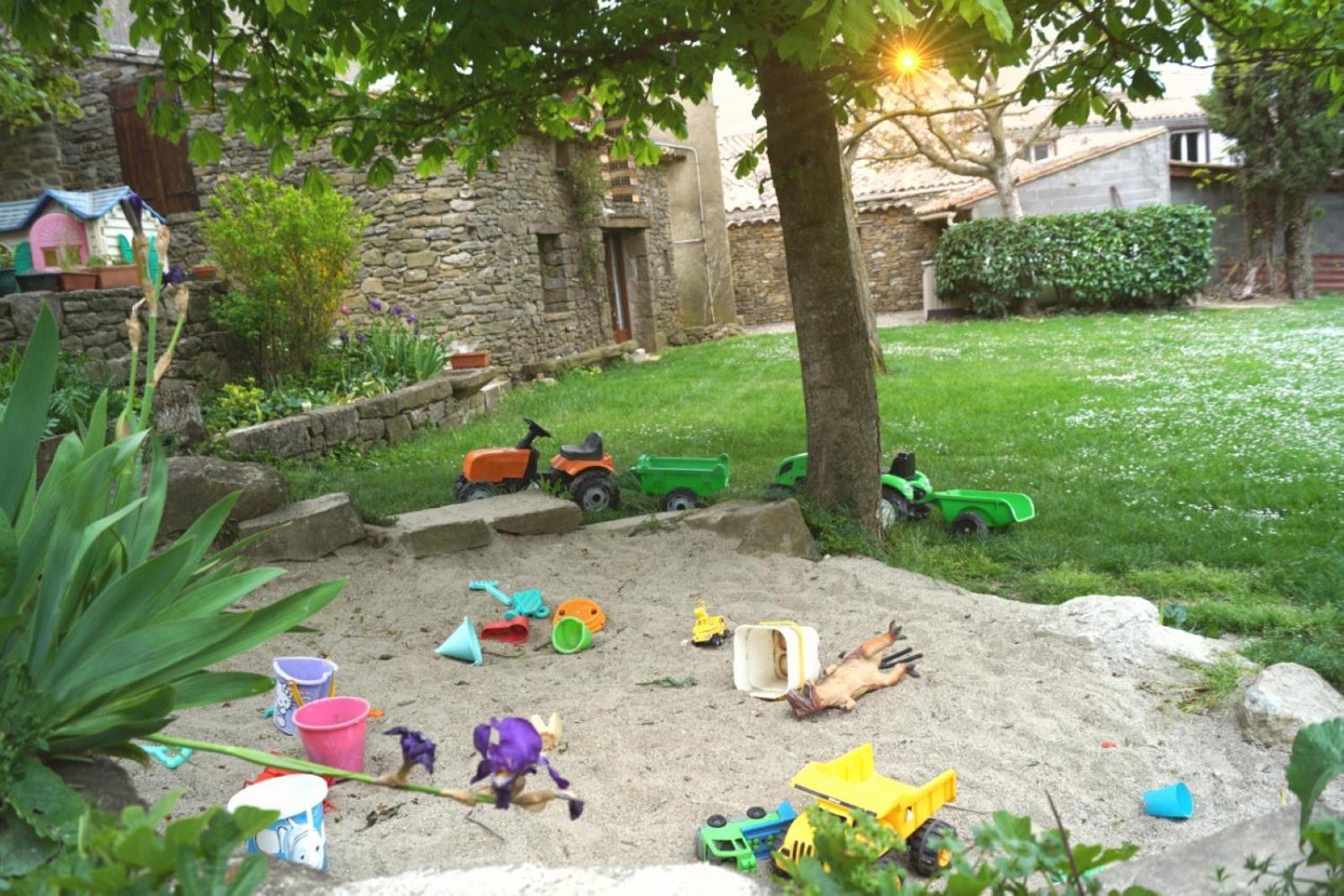 La Petite Maison Dans La Prairie Cassaignes ภายนอก รูปภาพ